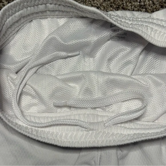 Nike Men’s Fly White Shorts with Black Stripes Size XL - Picture 9 of 12